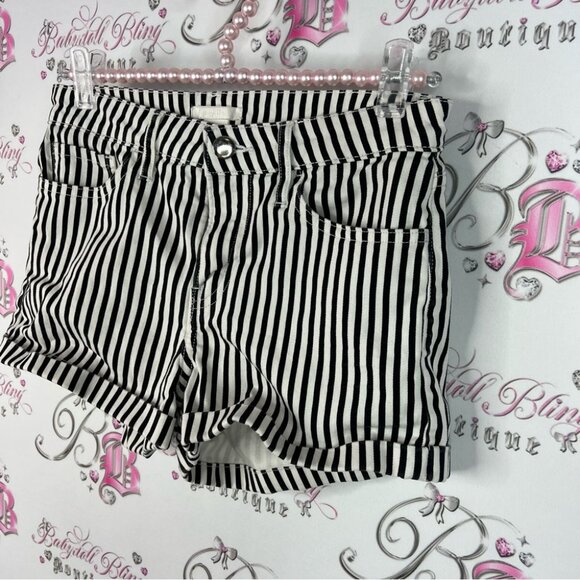 H&M shorts cuffed bottom stripes Black and White Striped Jean Shorts - Picture 3 of 7